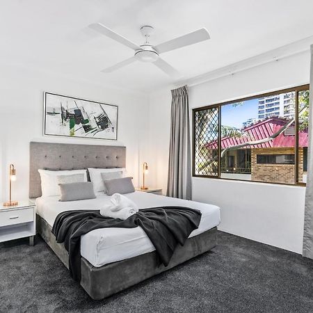 גולד קוסט Coco Bella Retreat In Central Surfers - Sleeps 6-8 מראה חיצוני תמונה