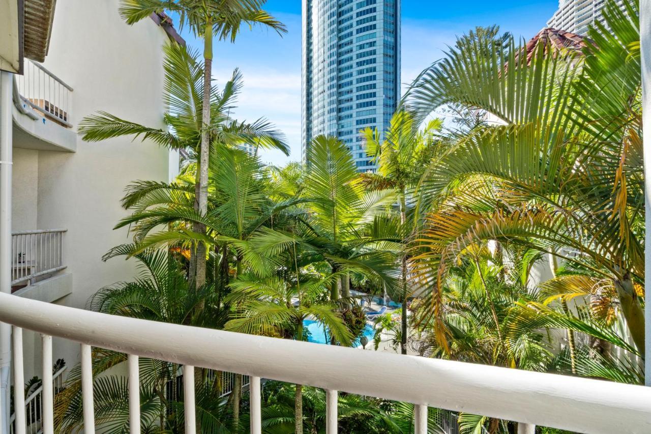 גולד קוסט Coco Bella Retreat In Central Surfers - Sleeps 6-8 מראה חיצוני תמונה