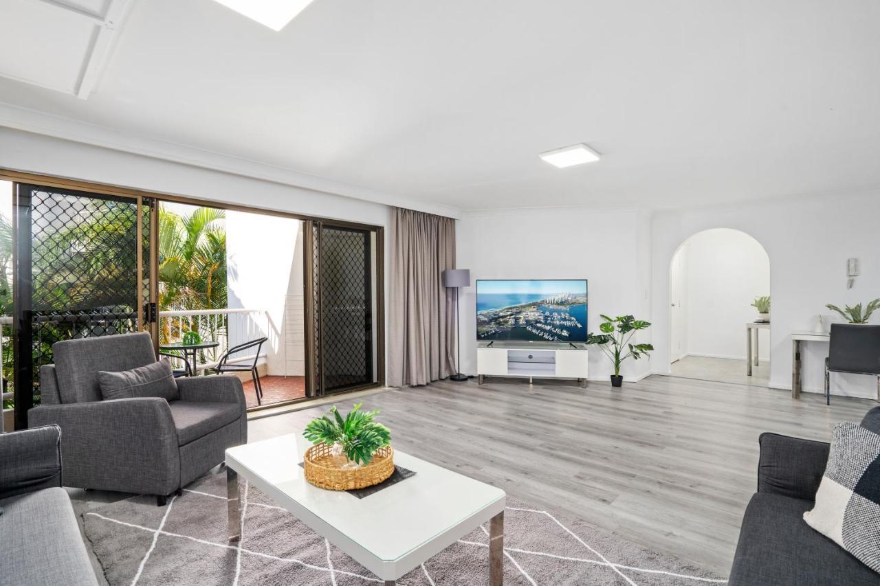 גולד קוסט Coco Bella Retreat In Central Surfers - Sleeps 6-8 מראה חיצוני תמונה